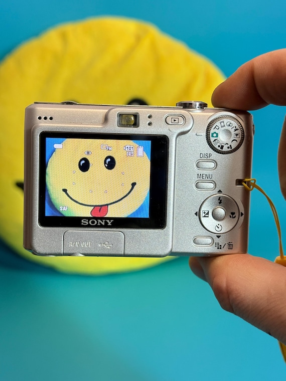 Buy Sony Cybershot DSC-W35 7.2 MP Compact Digital Camera ~ Silver
