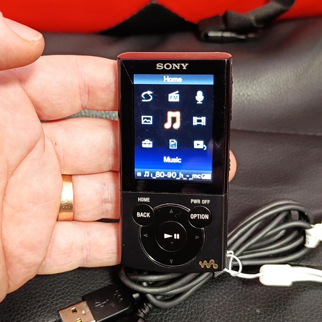 Sony NWZ-E364 Rouge - Lecteur MP3 & iPod Sony sur
