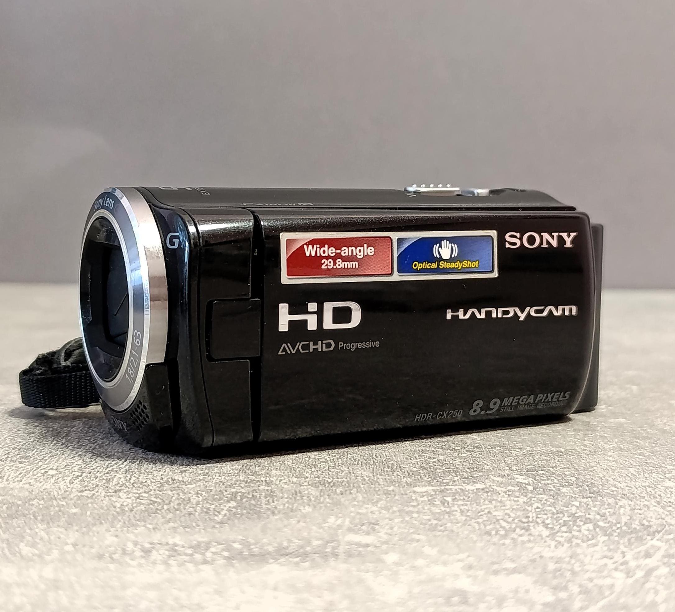 Sony HDR-CX250E Handycam Digital Camera HD PAL - W/charger