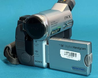 Vintage Video Camera Sony DCR-TRV240E Pal Digital 8 Handycam