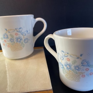 Kubki Corelle Country Cornflower, zestaw dwóch, ok. 1970 r., doskonały stan