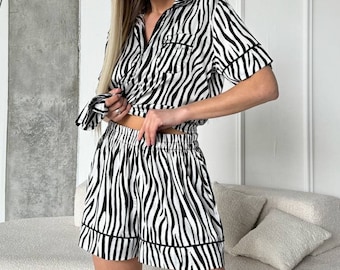 Women's suit set,Pajama style,Silk suit with shirt and shorts,Silk suit,Zebra,Silk suit with animal print,Silk suit,Animal print pajamas