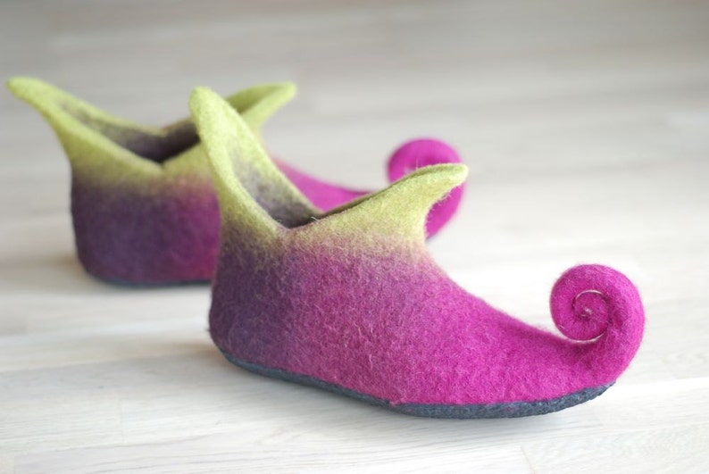 Magic felt. Тапочки феи. Тапочки для фей коричневые. Тапок феи. Magic felt Shoes.