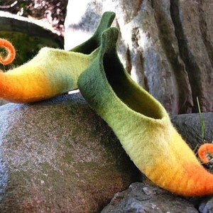 Fairy shoes felted slippers felted elf shoes from wool in orange/green or any other color Custom made pair image 2