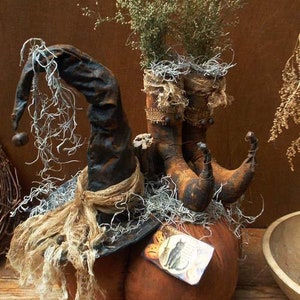 Primitive Grungy Halloween Pumpkin, Witch Hat and Boots - Immediate Download