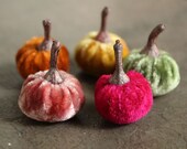 Silk Velvet Pumpkin Miniature 1 inch - Halloween Blythe Doll House Decoration - Table Display Tiny House Food - Haunted House Decorations