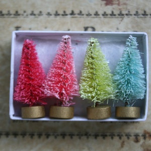 Candyland Bottle Brush Tree Gift Box - Tiny 1-1/2 Inch Bottle Brush Christmas Trees - Set of 4 Miniature Doll House Decorating Party Favors