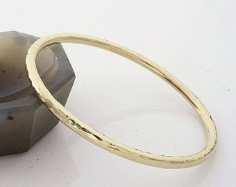 Bracelet jonc ovale 4 mm en laiton martelé fait main - bracelet élégant - 6 x 6,9 cm