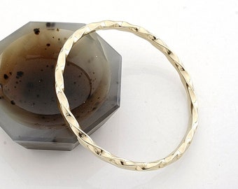 Chunky twisted sleek brass bangle bracelet | 2.5"