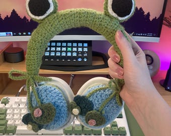 Crocheted Frog Headphone Cover Pattern