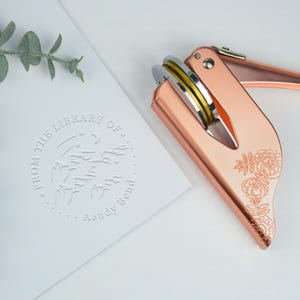 Boekembosser gepersonaliseerd, aangepaste boekstempel, bibliotheekreliëfstempel, ex libris, uit de bibliotheek van, kerstcadeau voor boekenliefhebbers