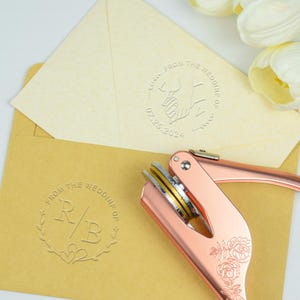 Personalisierter Initialen Prägestempel, kundenspezifischer Hochzeitsprägestempel für Einladungen, Monogrammpräger, Serviettenprägestempel