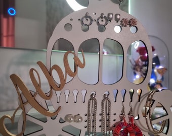 Personalisierter Ohrring- und Schmuckaufhänger. Kutsche im Stil von Aschenputtel. Handgefertigt aus Holz.