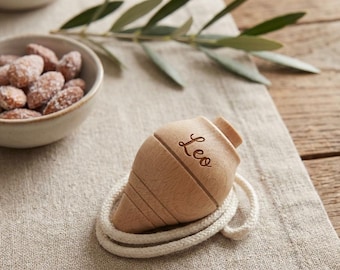 Personalisierter Kreisel aus Holz – Klassisches Erbstück – Umweltfreundliches Kindergeschenk – Montessori-Sinnesspielzeug – Individuelles Geschenk für den Ringträger