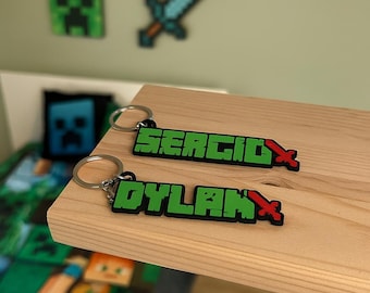 Personalisierter Gamer-Schlüsselanhänger mit Namen. Pixel-Stil Schwert Mining Schlüsselring