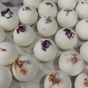 Natural Bath Bomb Gift Set/Vegan Spa Gift for Her/Essential Oils/Birthday Housewarming/Organic Handmade/Relaxation Sinus Sore Muscle Relief