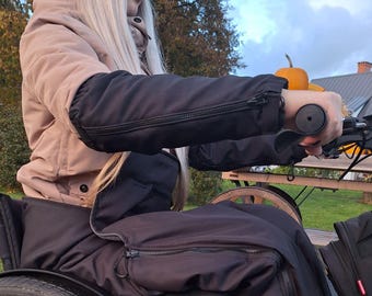 Protezioni per maniche e polsini per utenti di sedie a rotelle per mantenere gli indumenti puliti, leggeri, resistenti e idrorepellenti