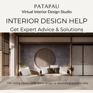 Puede incluir: Una habitación con un estilo de diseño interior japonés. La habitación tiene una pared gris claro con un gran panel redondo de madera. Hay dos sofás blancos con almohadas y una mesa pequeña en el centro de la habitación. El texto "INTERIOR DESIGN HELP Get Expert Advice & Solutions" está en la parte superior de la imagen. El texto "This listing covers ONE home design or decorating question only" está en la parte inferior de la imagen.