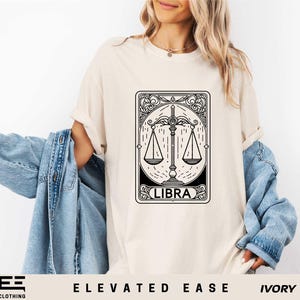 Komfort Farben Waage Sternzeichen Tarot Karte Shirt, Astrologie Shirt, Sternzeichen Sweatshirt, Waage Shirt, Geburtstagsgeschenk, mystisch Shirt, himmlisches Sweatshirt