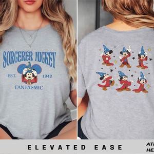 Tovenaar Mickey Fantasmic T-shirt, Disney graphic T-shirt voor- en achterkant, klassiek Mickey Mouse-shirt uit 1940, tovenaarshoed stripfiguur trui