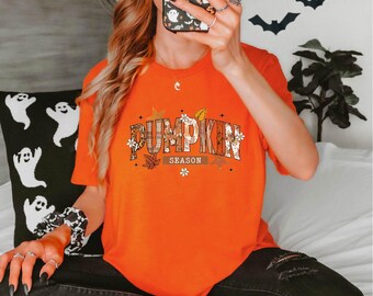 Pumpkin Season Shirt, CuteFall Tee, Retro Autumn Pumpkin Graphic Shirt, Daisy Floral Fall Sweatshirt, Cozy Thanksgiving T-Shirt