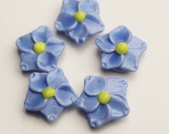 Set of 3 Forget Me Not Beads, handmade artisan lampwork glass in light periwinkle blue and yellow