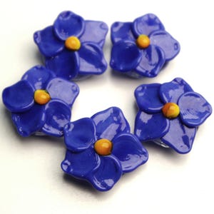 Set of 5 Forget Me Not Beads, handmade artisan lampwork glass in dark blue and yellow orange