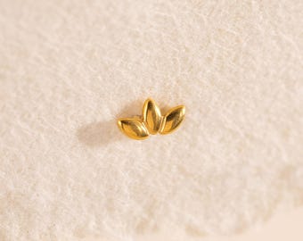 18G/16G Lotus Internally Threaded Labret,Flat Back Earring,Tragus Stud,Flat Back Stud,Helix Stud,Cartilage Stud,Flower Stud