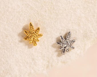 Maple Leaf Labret, Titanium Internally Threaded Flat Back Earring