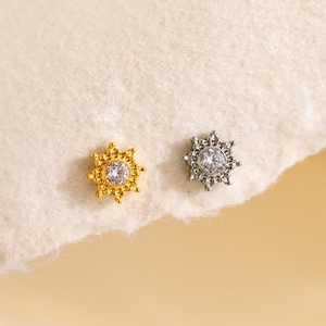 18G/16G Sun Internally Threaded Labret,Flat Back Earring,Tragus Stud,Flat Back Stud,Helix Stud,Cartilage Stud,Dainty Sun Earrings