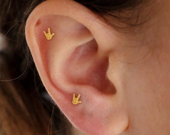 Gesture Labret, Internally Threaded Flat Back Earring, Titanium Cartilage Stud