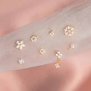 16G/18G Shining Flower Earrings Set,Tiny Flowers Studs Set,Flat Back Earring,Tragus Stud,Helix Conch Stud,Cartilage,Gift For Her,Gift Set