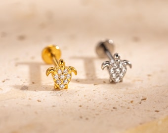 Sea Turtle Labret Stud: 16G/18G Titanium Internally Threaded Cartilage Earring