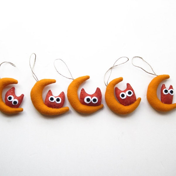 Christmas ornament. Five orange moons with owl. Felt Decoration wall hanging.