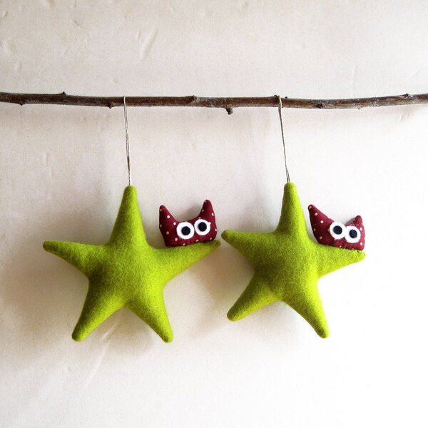 Christmas ornament. Two green stars with owl. Felt Decoration wall hanging.