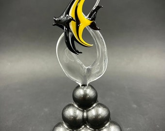 Mini moorish idol on a seaweed glass sculpture