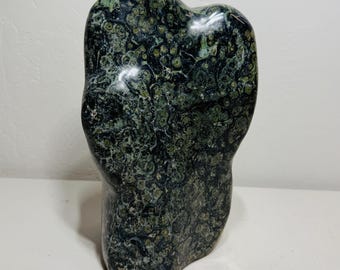 Kabamba Jasper Freeform (13.6 lbs) – Green Orbicular Stone