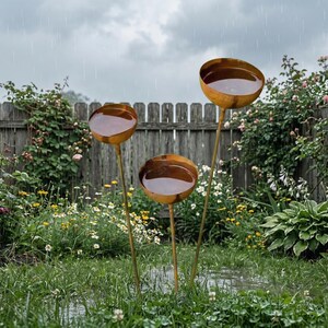 Juego de comederos para abejas de exterior (3 piezas), bebederos de metal para jardín, estación de agua para polinizadores, decoración rústica para el baño de abejas en el patio y el jardín.