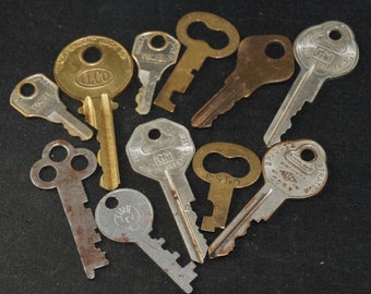 Assorted Old Vintage Keys for Steampunk Altered Art Industrial Assemblage KY 65
