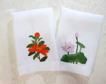 Vintage Towels Floral Applique Cottage Chic Hand Towels Guest Towels Bath Decor Antique Vintage Linens