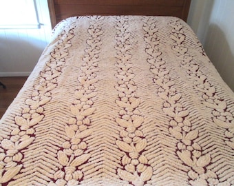 Vintage Chenille Bedspread Heavy Cotton White and Burgundy Full Double Size 85"W x 105"L Floral and Geometric