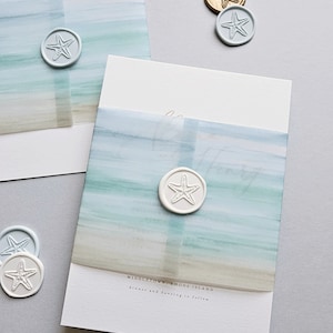 Invitación de boda en la playa Vellum Wrap - Chaqueta de vitela de 5" x 7" para invitaciones de boda DIY - Envoltura de invitación de boda de destino de acuarela azul