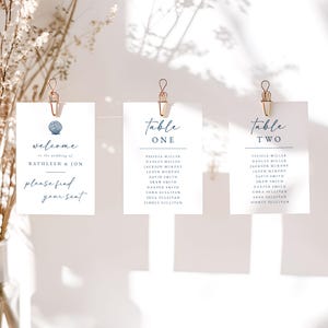 Plantilla de tarjetas para la disposición de los asientos de las mesas de bodas para imprimir: boda costera en la playa con estrellas de mar y conchas azules, recepción de boda de destino - Kathleen