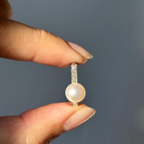 Gorgeous 14k solid yellow gold pearl with diamonds vertical pendant, freshwater pearl pendant, diamond pearl pendant