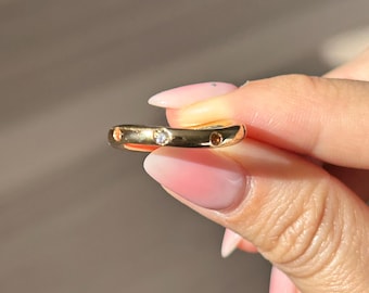 18k Orange Saphire and Diamond Wavy Stacking Ring: US Size 6.25