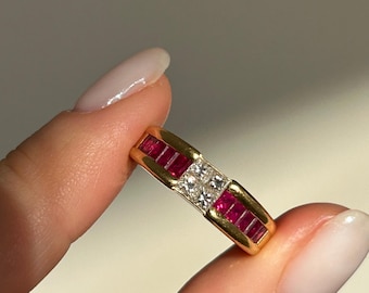 Vintage 18k Gold Ruby & Princess Cut Diamond Ring