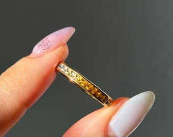 Vintage 18k Gold Gradient Ombre Yellow Sapphire Eternity Band