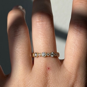 Vintage 18k Gold Millgrain Detail Bezel Set Diamond Stacking Band