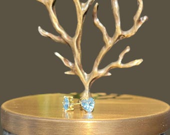 Orecchini a bottone con cuore di acquamarina, orecchini con pietra portafortuna di marzo, orecchini con taglio a cuore, orecchini minimalisti, orecchini in argento, regalo per San Valentino