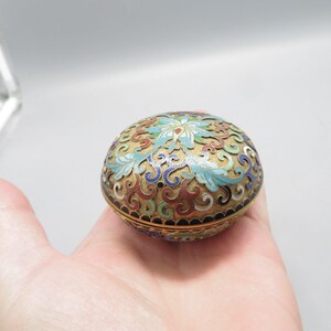 Vintage Chinese floral design cloisonne trinket box small 2.5" enamel brass image 10